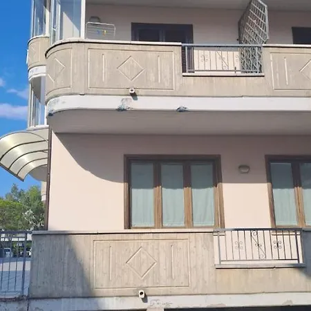 Maurizio A Mare